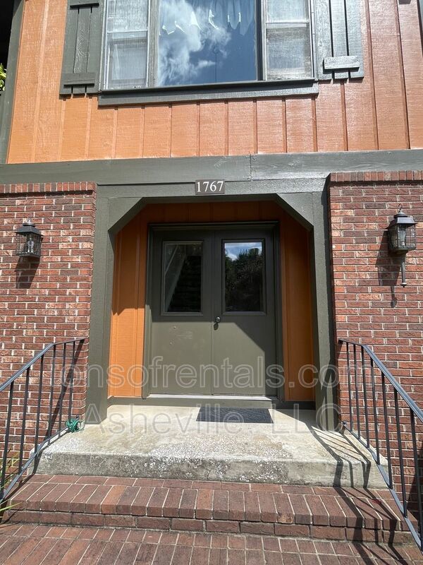 Hendersonville Condo in Convenient Location property image