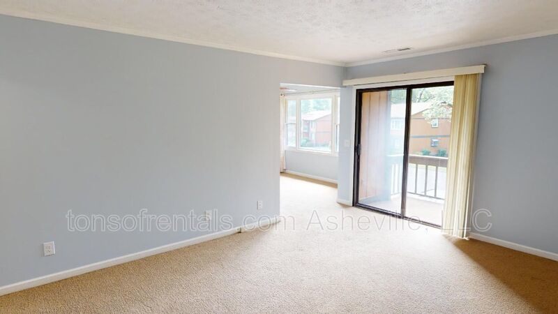 Hendersonville Condo in Convenient Location property image
