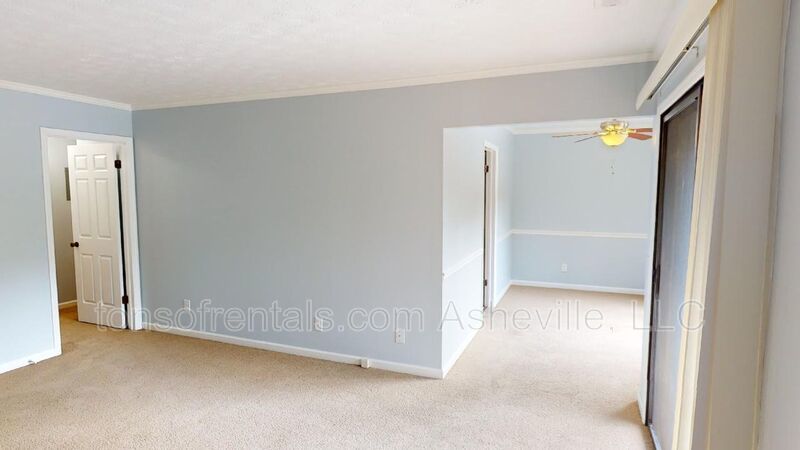 Hendersonville Condo in Convenient Location property image