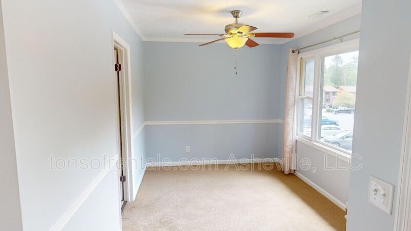 Hendersonville Condo in Convenient Location property image