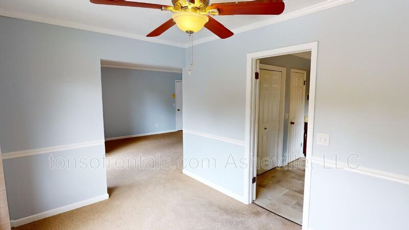 Hendersonville Condo in Convenient Location property image