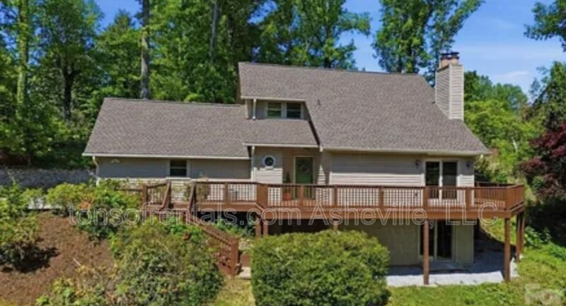 RENOVATED, SPACIOUS & READY TO IMPRESS IN HENDERSONVILLE! property image