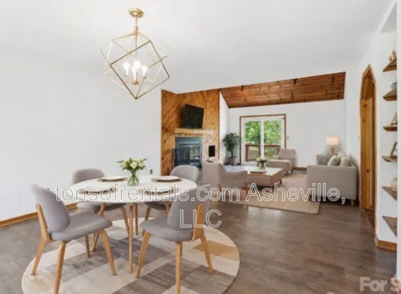 RENOVATED, SPACIOUS & READY TO IMPRESS IN HENDERSONVILLE! property image