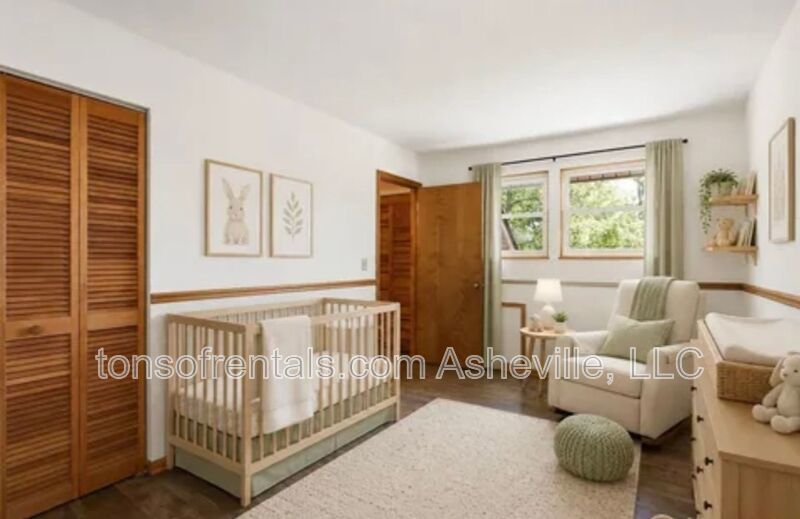 RENOVATED, SPACIOUS & READY TO IMPRESS IN HENDERSONVILLE! property image