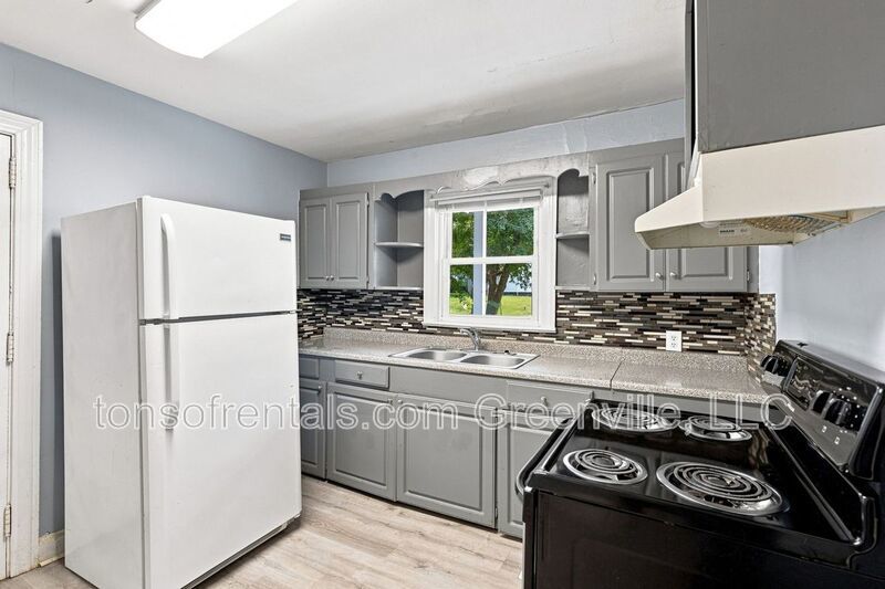 Super nice home minutes to downtown Greenville SC! property image