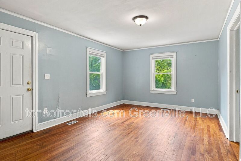 Super nice home minutes to downtown Greenville SC! property image