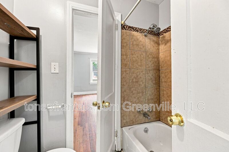 Super nice home minutes to downtown Greenville SC! property image