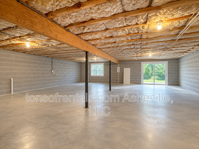 Spacious 3-Bedroom Home with New Luxury Vinyl Flooring & Community Amenities property image