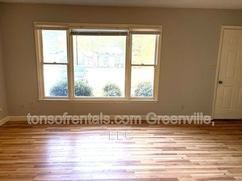 Nice 2 bedroom 1 bath duplex in Spartanburg property image