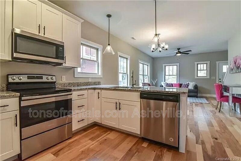 Beautiful 4-bedroom, 2.5-bathroom single-family home located in Asheville, NC. property image