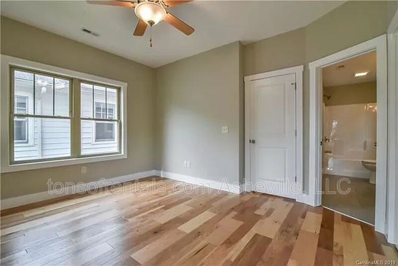 Beautiful 4-bedroom, 2.5-bathroom single-family home located in Asheville, NC. property image