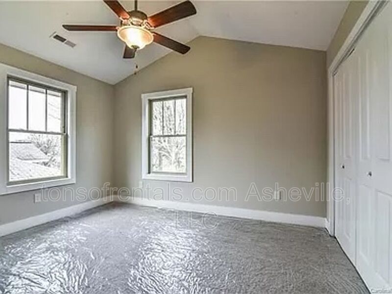 Beautiful 4-bedroom, 2.5-bathroom single-family home located in Asheville, NC. property image