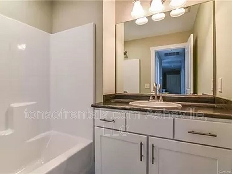Beautiful 4-bedroom, 2.5-bathroom single-family home located in Asheville, NC. property image