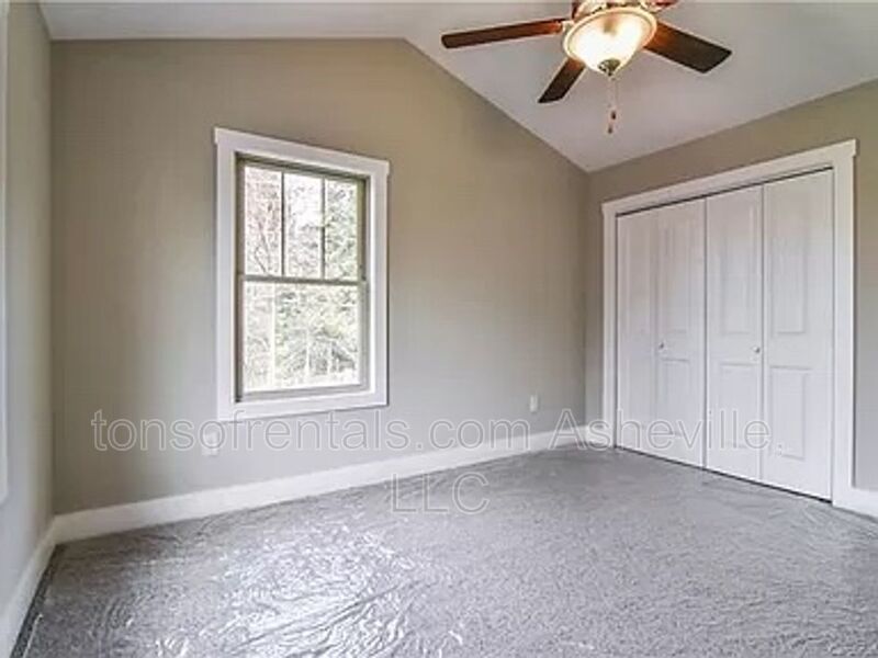 Beautiful 4-bedroom, 2.5-bathroom single-family home located in Asheville, NC. property image