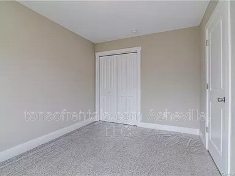 Beautiful 4-bedroom, 2.5-bathroom single-family home located in Asheville, NC. property image