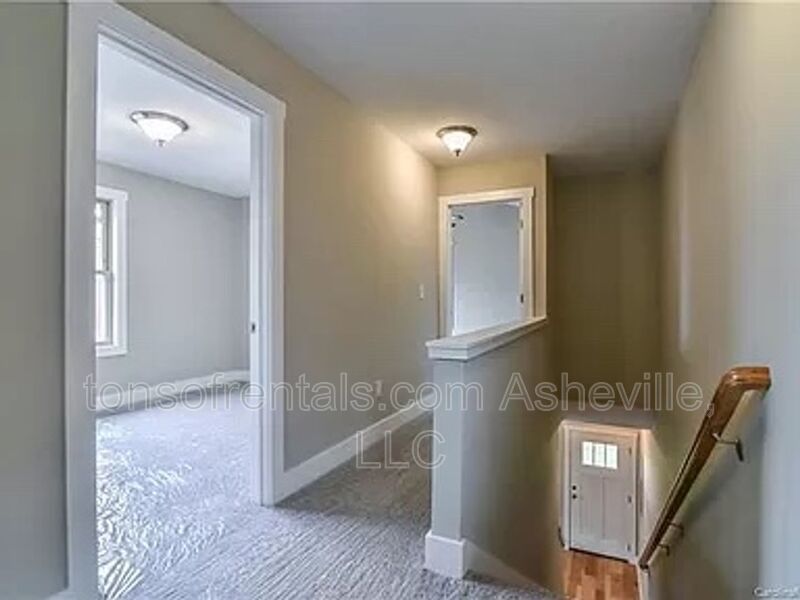 Beautiful 4-bedroom, 2.5-bathroom single-family home located in Asheville, NC. property image