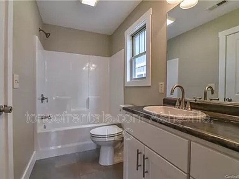 Beautiful 4-bedroom, 2.5-bathroom single-family home located in Asheville, NC. property image