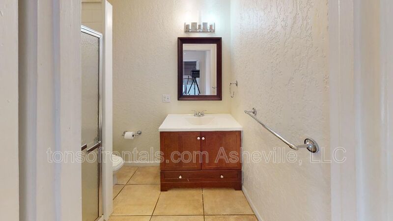 3 Bed in Desired Royal Pines Neighborhood property image