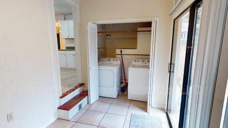 3 Bed in Desired Royal Pines Neighborhood property image