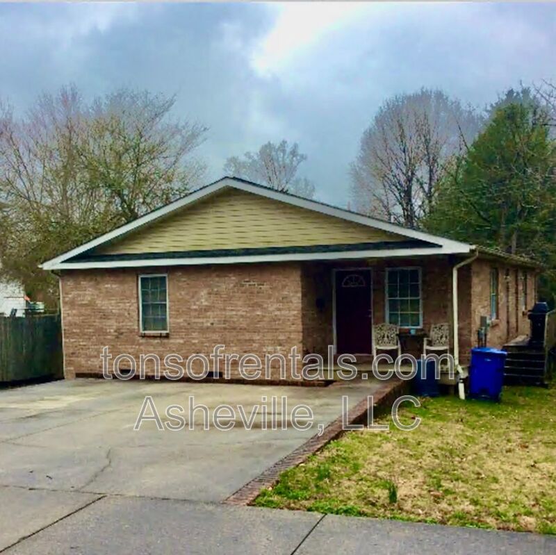 Charming duplex located in the heart of Brevard, NC. property image
