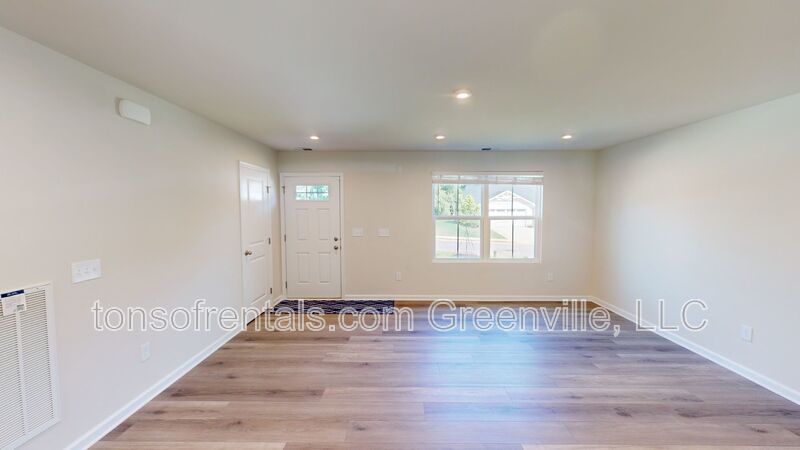 Stunning 4 bedroom, 2.5 bathroom home located in Greenville, SC property image