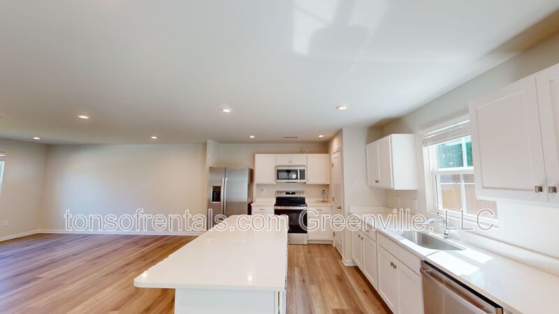 Stunning 4 bedroom, 2.5 bathroom home located in Greenville, SC property image