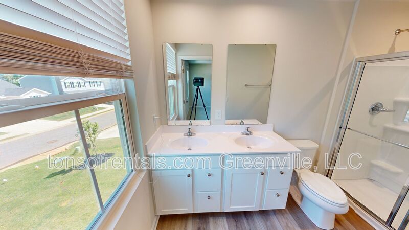 Stunning 4 bedroom, 2.5 bathroom home located in Greenville, SC property image