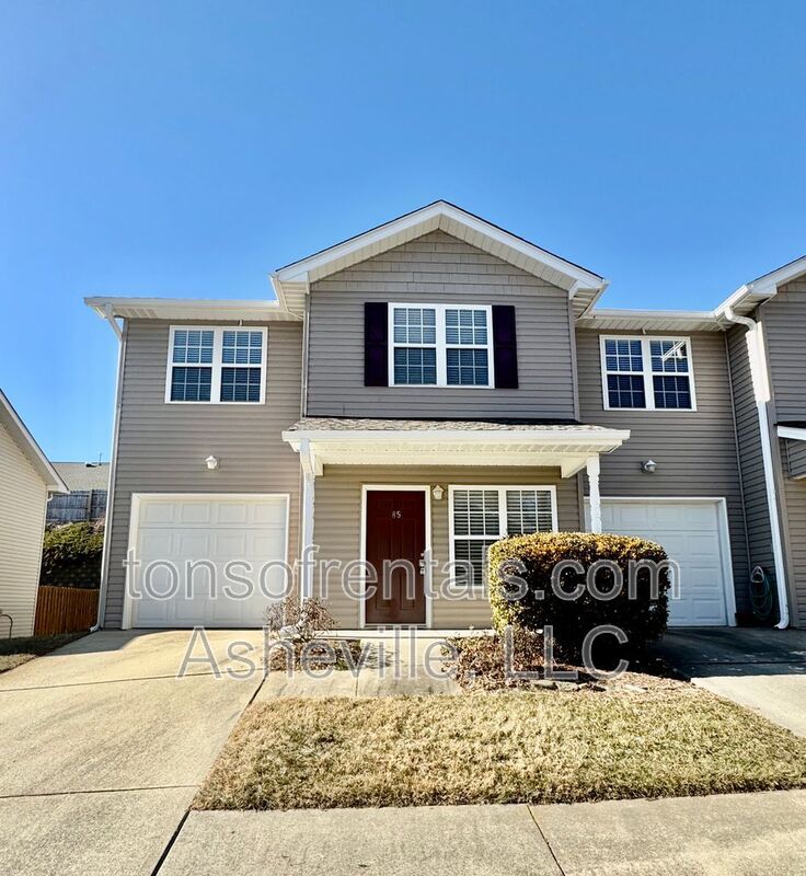 Welcome to this 3 bedroom 2.5 bath townhome located in the heart of Fletcher, NC! property image