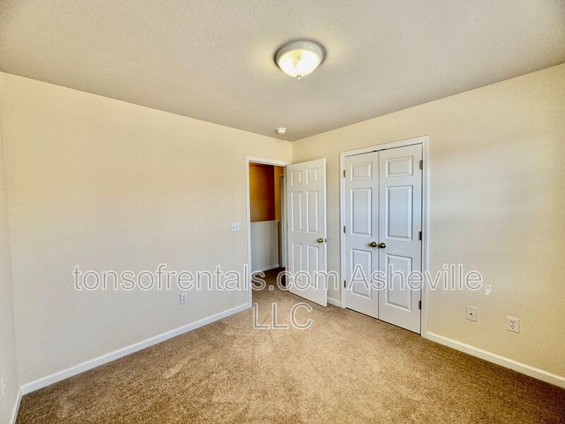 Welcome to this 3 bedroom 2.5 bath townhome located in the heart of Fletcher, NC! property image