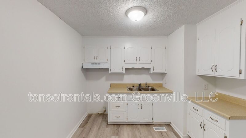 Cute 3 bedroom 1 bath with bonus room in Gaffney! property image