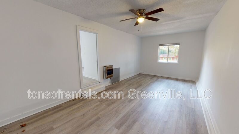 Cute 3 bedroom 1 bath with bonus room in Gaffney! property image