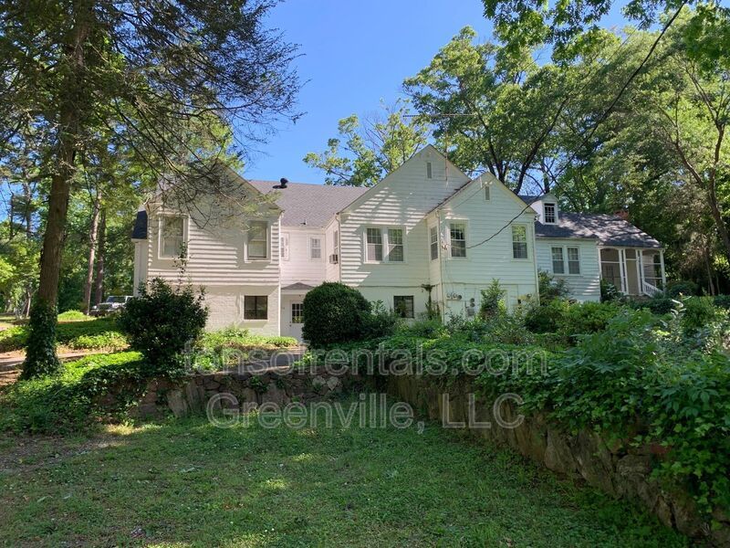 Stunning and full of character in this elegant extremely large home! Excellent Location! Minutes to everything! property image