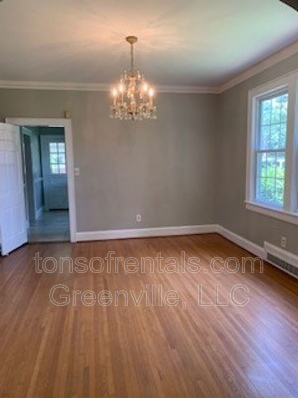 Stunning and full of character in this elegant extremely large home! Excellent Location! Minutes to everything! property image