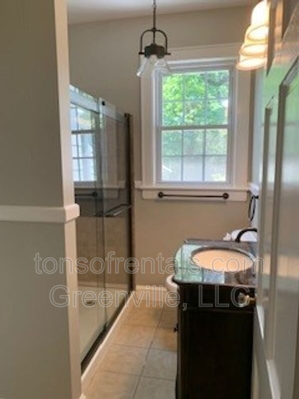 Stunning and full of character in this elegant extremely large home! Excellent Location! Minutes to everything! property image