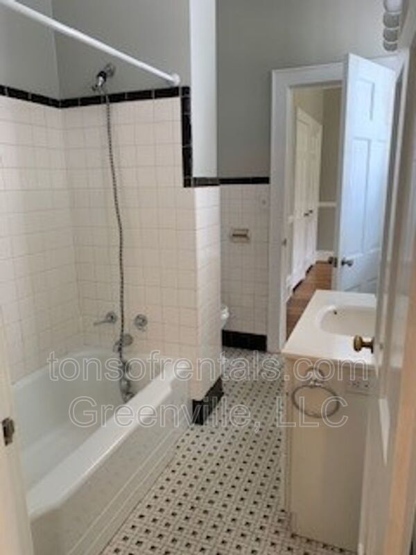 Stunning and full of character in this elegant extremely large home! Excellent Location! Minutes to everything! property image