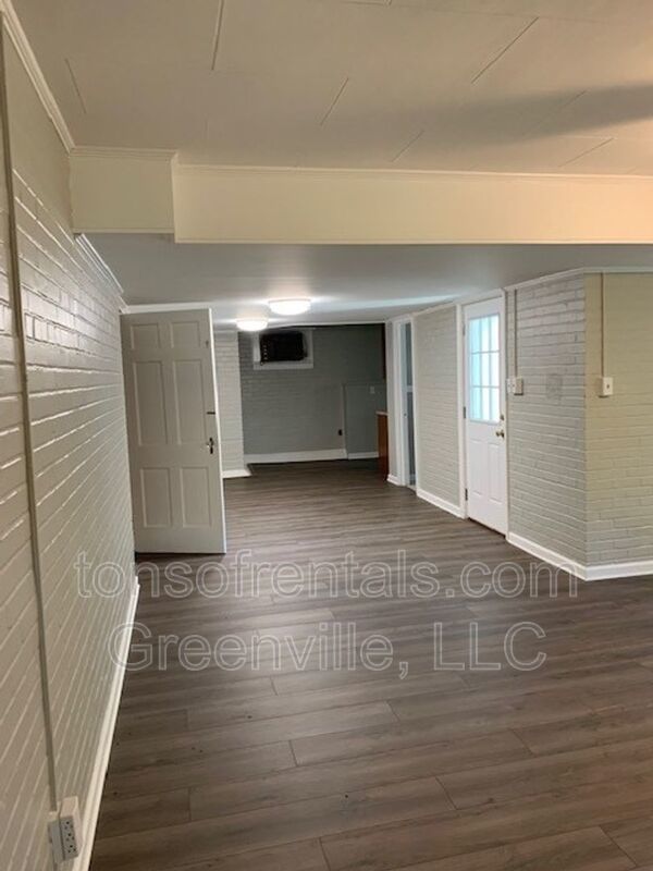 Stunning and full of character in this elegant extremely large home! Excellent Location! Minutes to everything! property image