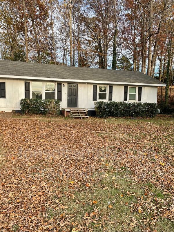 Cute 3 bedroom 1 bath with bonus room in Gaffney! property image