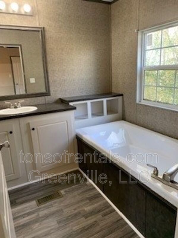 Nice well taken care of home in Belton SC! property image