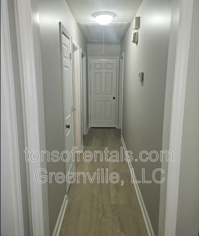 Nice 2 bedroom, 2 bath duplex on the Westside property image