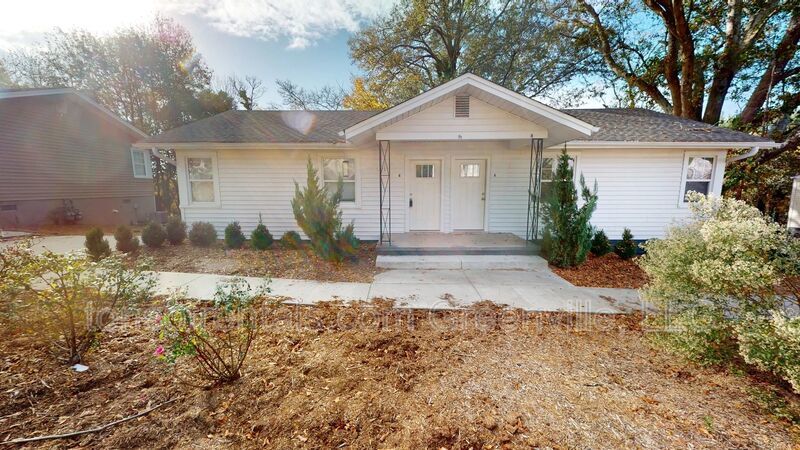 Nice 2 bedroom 1 bath duplex off Augusta Rd property image