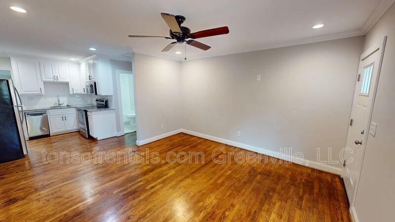 Nice 2 bedroom 1 bath duplex off Augusta Rd property image