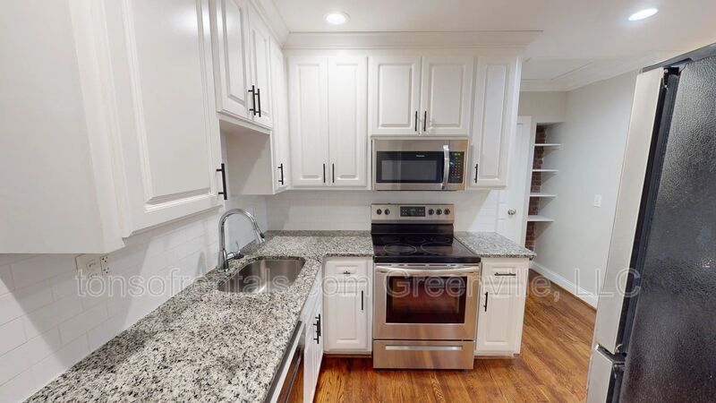 Nice 2 bedroom 1 bath duplex off Augusta Rd property image