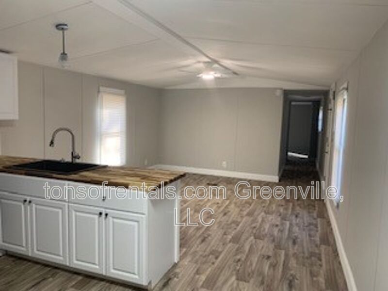 Nice 3 bedroom, 1.5 bath mobile home property image