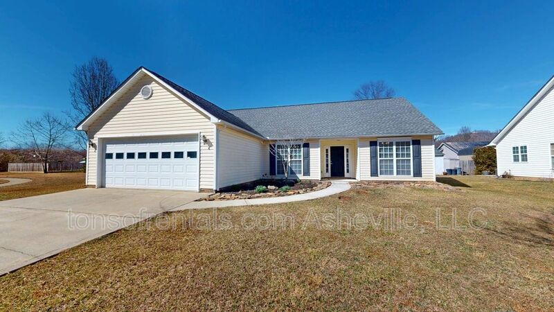 3 Bedroom Home in Livingston Farms property image