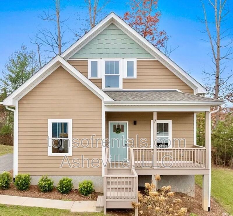 Newly constructed single-family home Available: Now Size: 1,701 sq ft Beds/Baths: 3 beds / 2.5 baths Monthly Rent: $2,495 Security Deposit: $2,495 property image