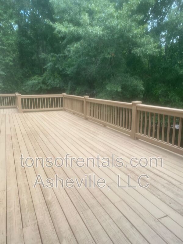 Beautiful South Asheville Home with AMAZING space property image