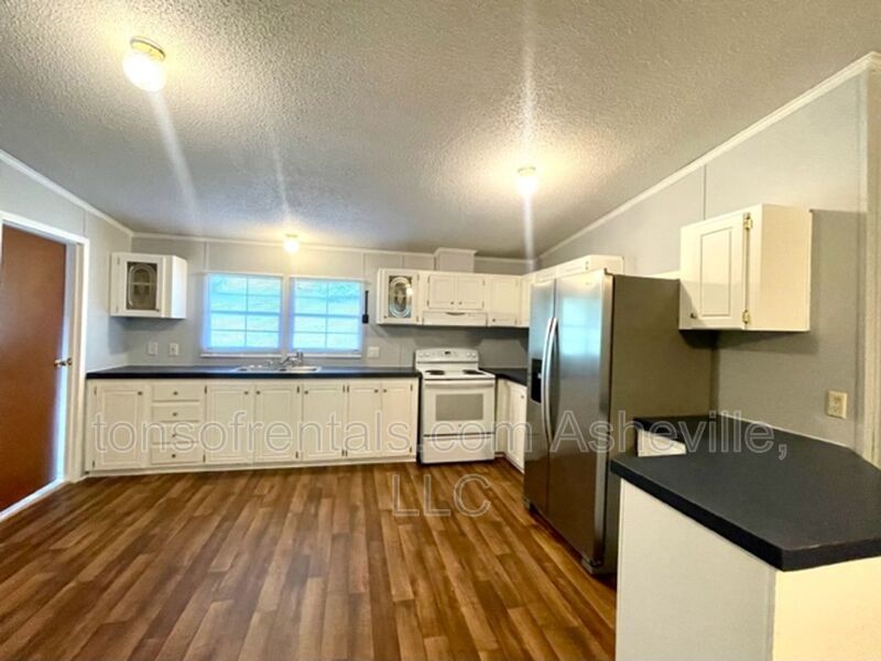 This 3 bed 2 bath is situated on almost .28 acres in quiet subdivision! property image