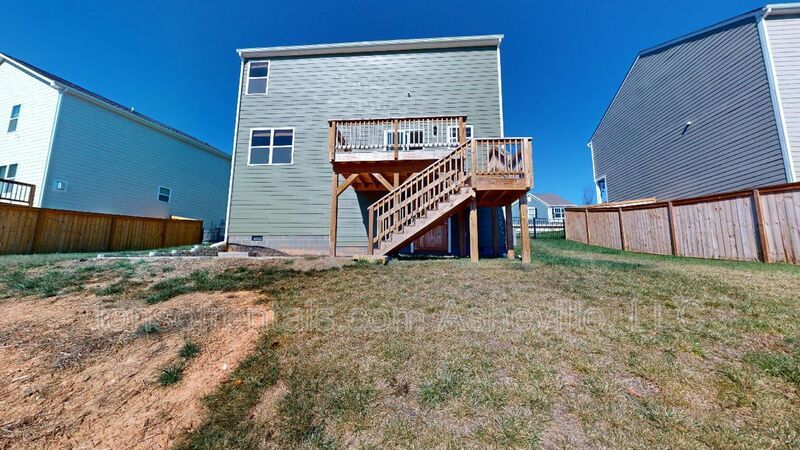 Welcome to this beautiful 4-bedroom, 2.5-bath home located in the charming town of Candler. property image