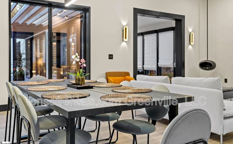 Executive home in Taylors property image