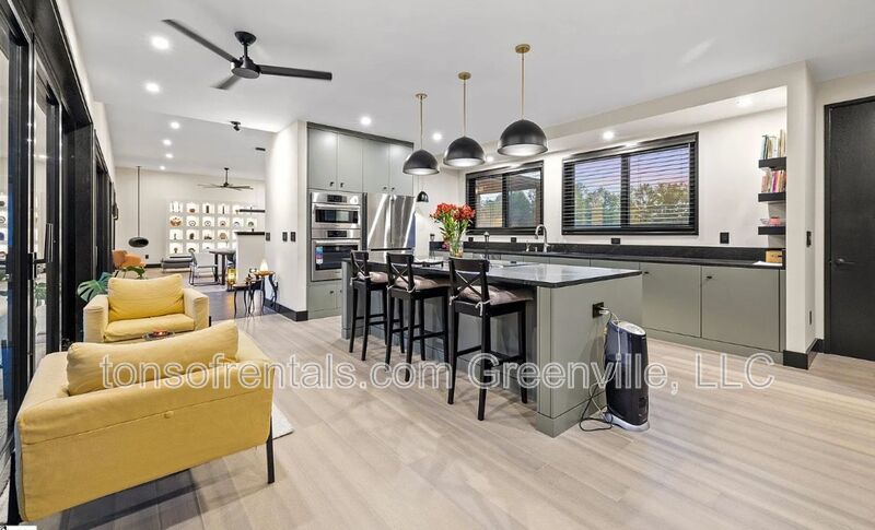 Executive home in Taylors property image